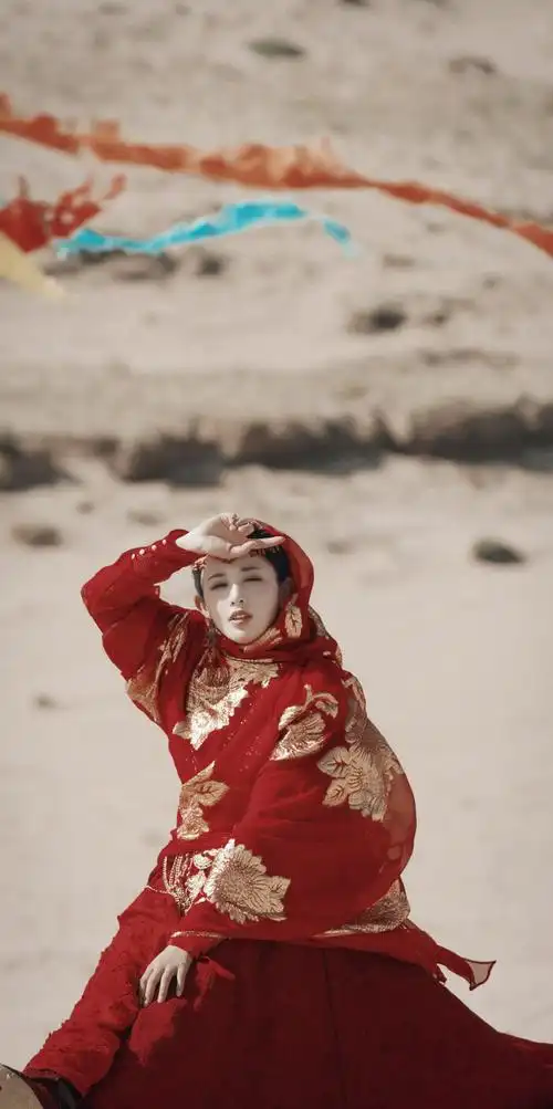 【东宫】 小枫(彭小冉) 一袭红衣简直不要太惊艳~ 这个笑容由我来守护