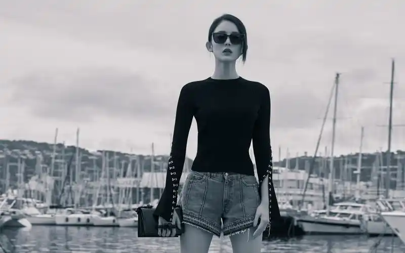 古力娜扎黑色图片壁纸-美女壁纸-高清美女图片-第5图-娟娟壁纸