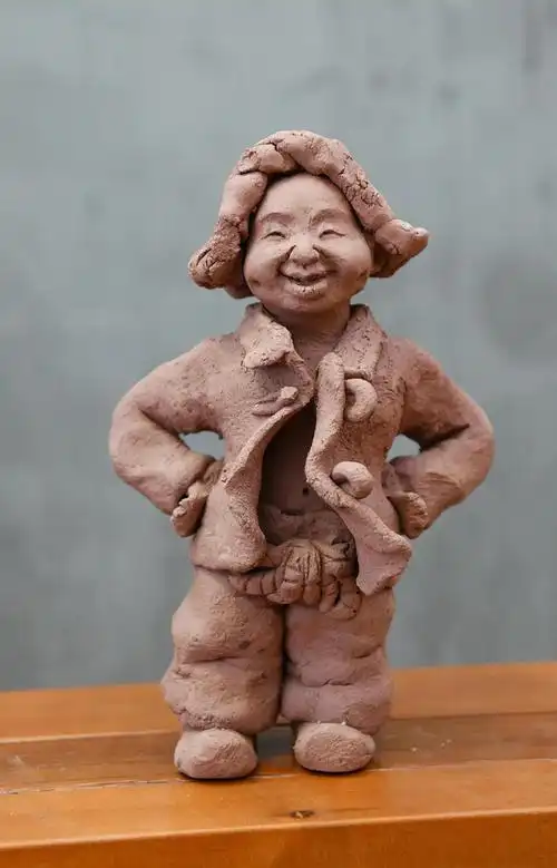 焦作:巧手捏百态 泥巴塑人生凤凰网河南_凤凰网