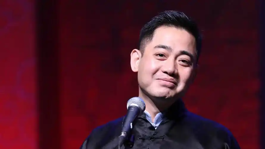 德云社绝版扒马褂问世郭德纲于谦被逼疯孔云龙一战成名