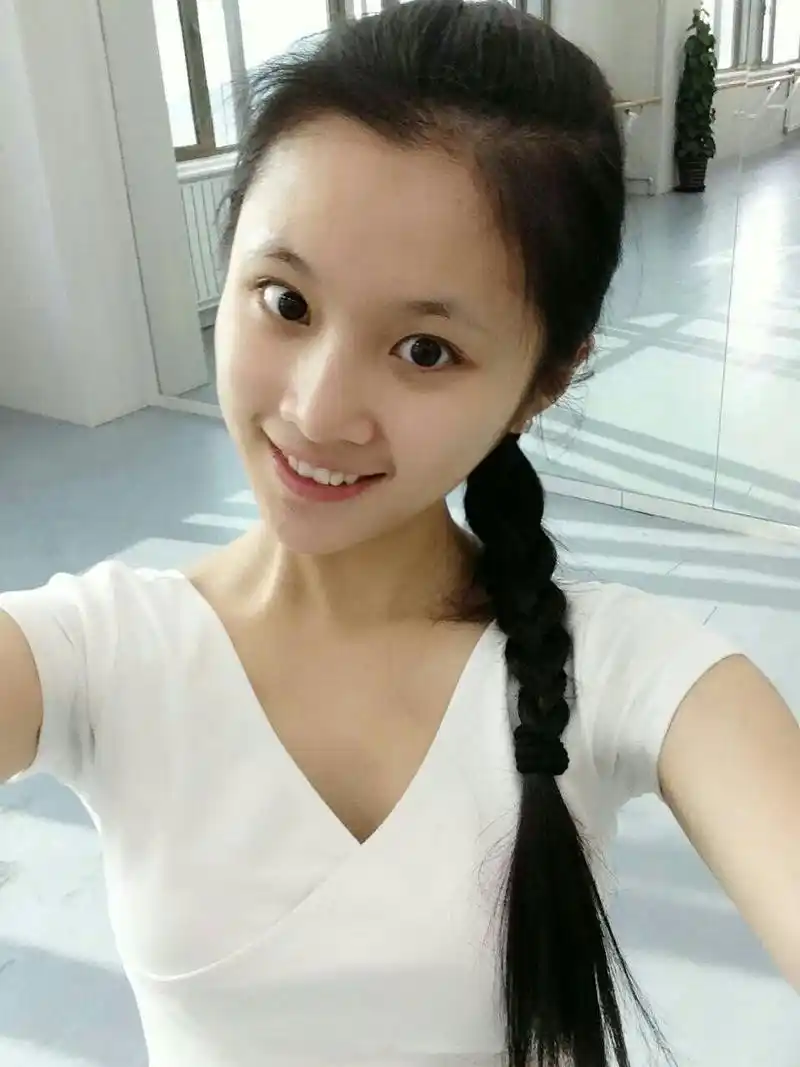 李易峰梦中女神张慧雯学生照曝光 清纯脱俗神似刘亦菲