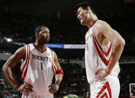 曲折命运:特雷西·麦迪与姚明的悲伤奇遇