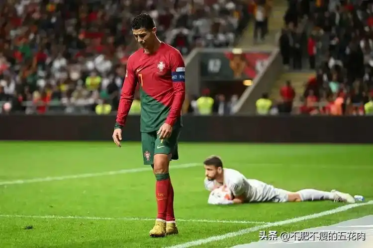 2021欧洲杯冠军是哪国(国家队荣誉梅西远超c罗,为何感觉上c罗国家队