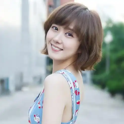 张娜拉清新甜美童颜女神