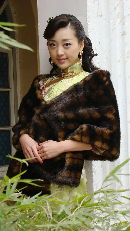 《黑玫瑰》铿锵绽放 姜鸿继续颠覆形象成辣妹