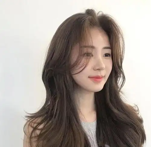 不老气的曲发造型推荐2019年重点锁定5款慵懒系微卷发