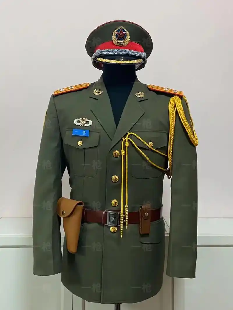 我军97式陆军常服,军官篇.驻港部队.97式陆军常服装备驻港 - 抖音