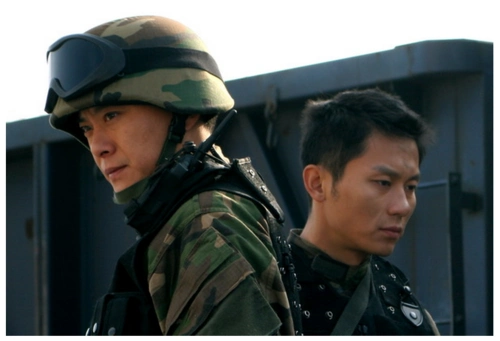 展开全部 你好! 此片就是《绝密押运》