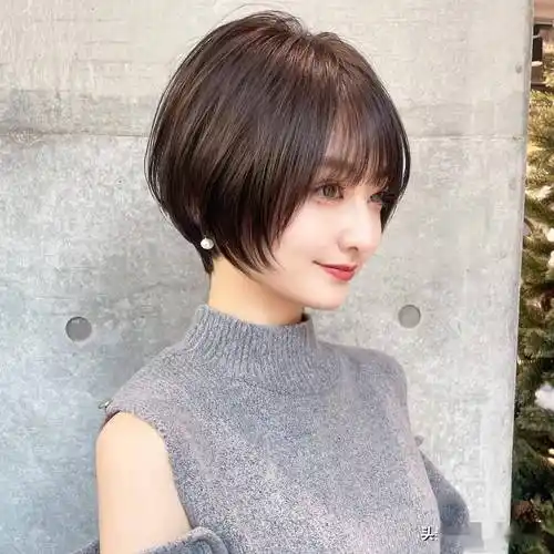 最具人气的女士短发:蓬松瘦脸,层次感满满,剪完显小10岁_头发_发型