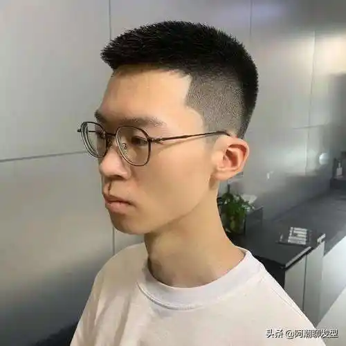 男生好看的发型(扫一扫脸型配发型)