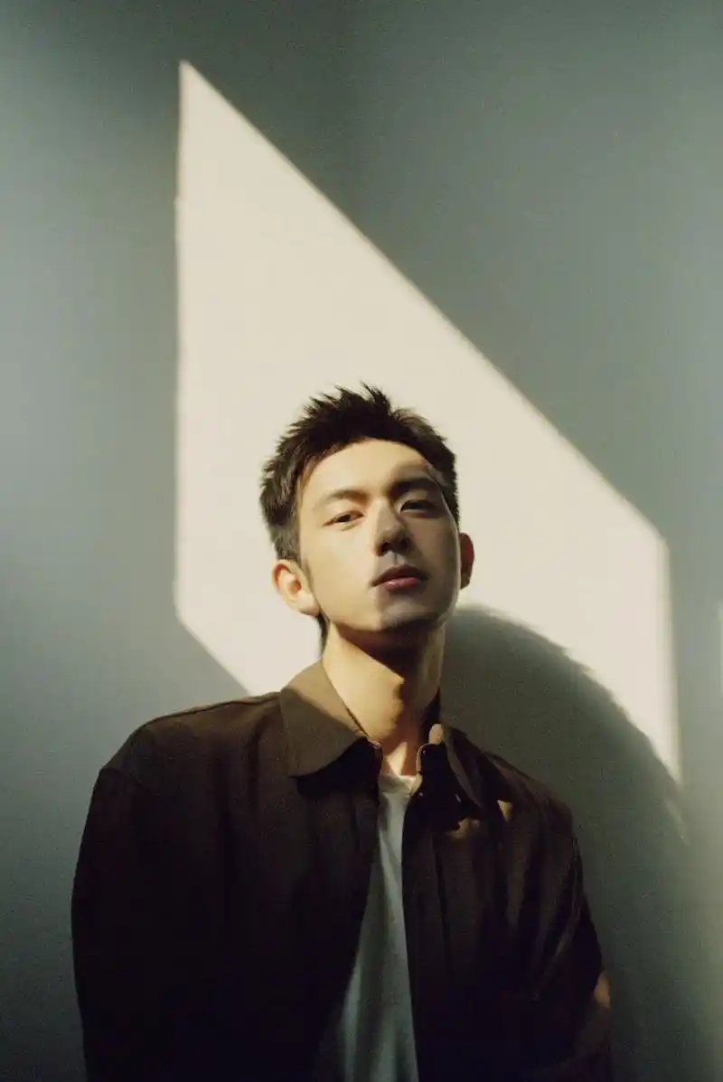 李现 #李现ing #侧颜 #温柔  #现偶的现 - 抖音