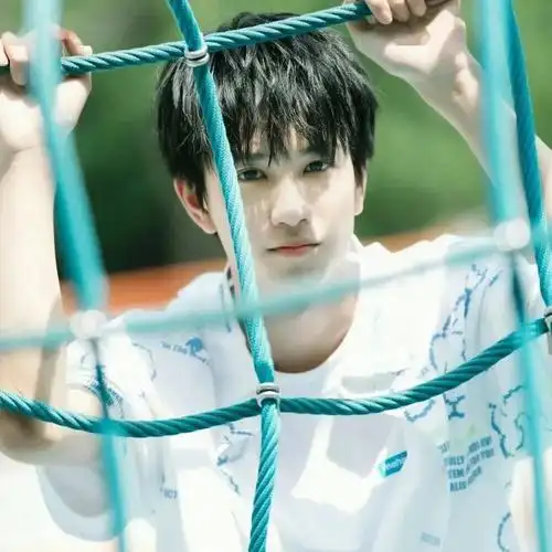 微信头像敖子逸