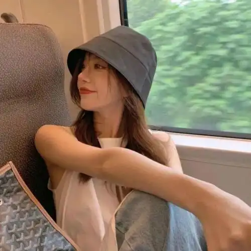 女生气质可爱头像精选阳光照耀的时刻