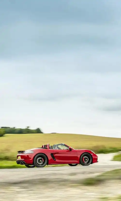 保时捷911的灵魂注入718的身体