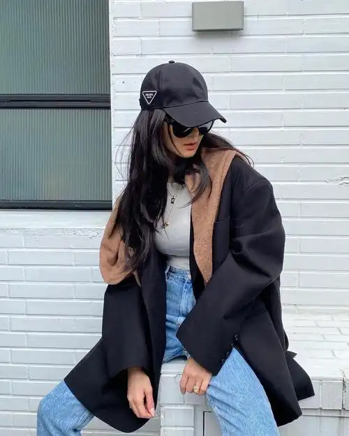 孙芸芸「小脸」绝招!用墨镜搞「半张脸失踪」 戴对帽子更显「v」