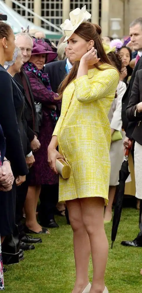 在这里特别要说一下凯特王妃,怀孕时期的她不管出席什么活动.