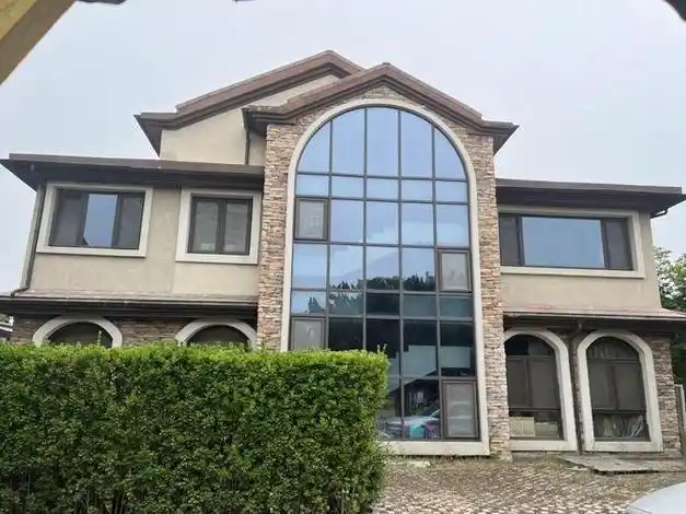 4位买家鏖战147轮,青岛一看海别墅5055万元成交,高出起拍价近1000万元