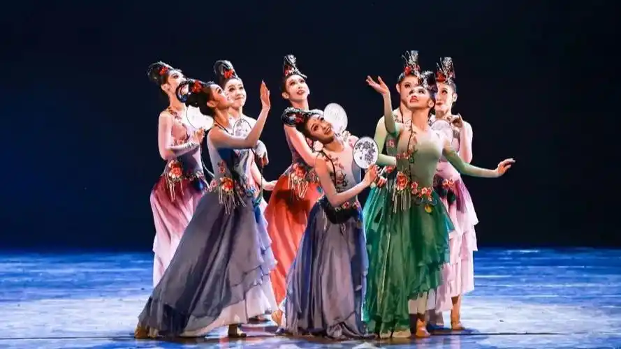 古典舞群舞《漫落花间》 | 民大舞院2020级毕业汇报晚会《舞贰零》