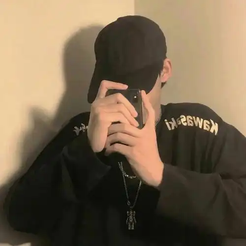 手机挡脸男生头像