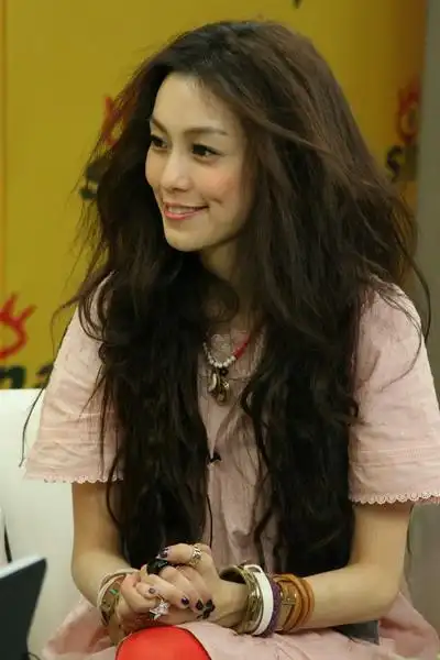 图文:范玮琪独家做客--和黑人无话不谈