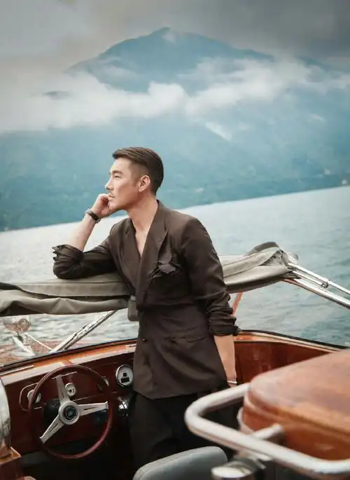 胡兵飞两万三千公里只为一片面料##胡兵跨国上班