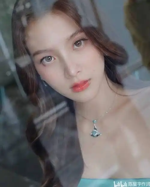 原创泰国女明星baifern吕爱惠因子宫囊肿而计划冻卵泰剧金色光芒下