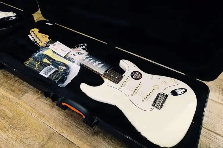 乌鸦音乐 fender芬达 011-3000 3002 3110 3112 新美标 电吉他