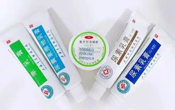 以上药品具有防治皮肤干裂和促进皮肤修复的作用,对鱼鳞病,手足皲裂