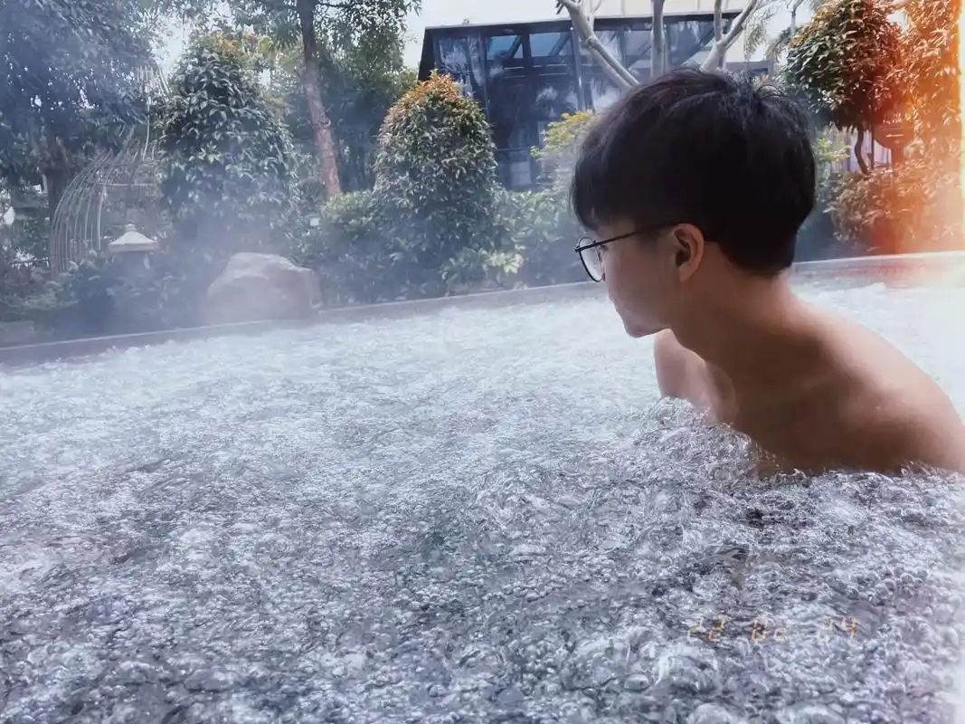 爱就是爱 不爱就是不爱 可爱是什么意思.#腹肌 #少年感 # - 抖音