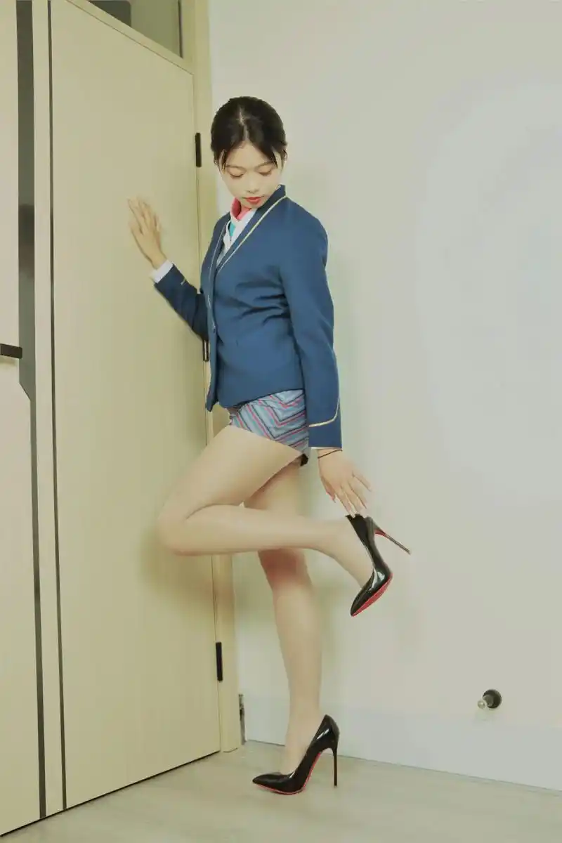 摄影约拍 #个人写真 #好看的小姐姐 #大长腿#写真花絮  - 抖音