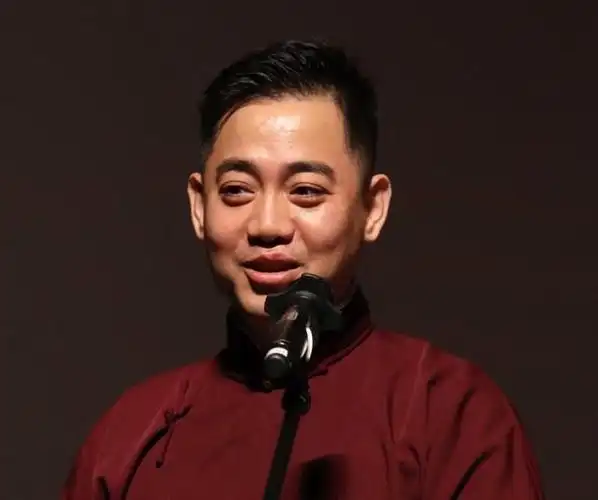 孔云龙:瓦蓝蓝的天上飞老leng,我在长春了望北京