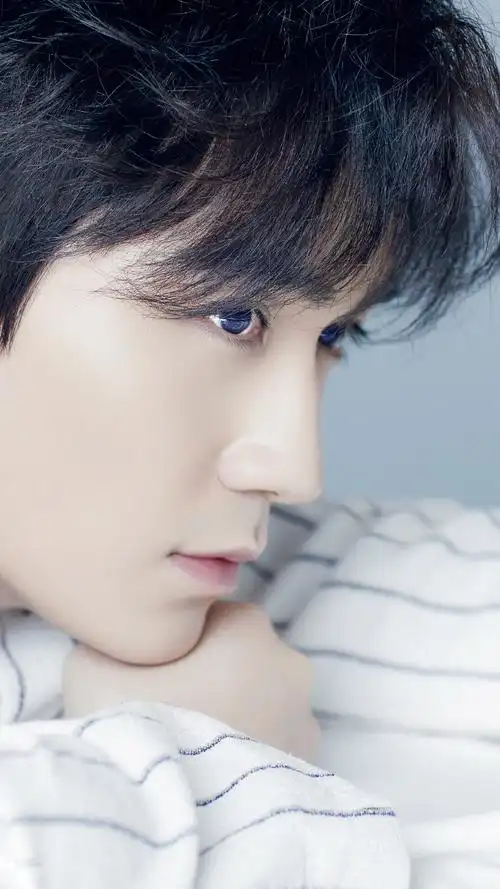 朱一龙超帅气写真图片手机壁纸