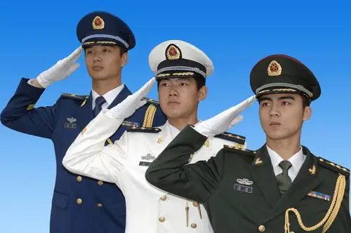 海陆空各穿什么衣服  按陆,海,空三军干部,战士区分.