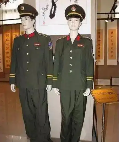1983年,"八三式"警服诞生,为何成为老警察的"最爱"?