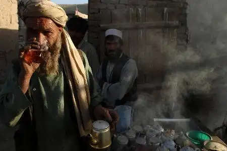 组图:阿富汗的街头茶摊