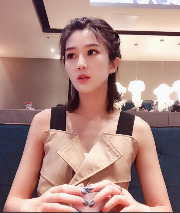 田径悍将张培萌现状:娶主持人妻子,现退役改练冬奥会项目!