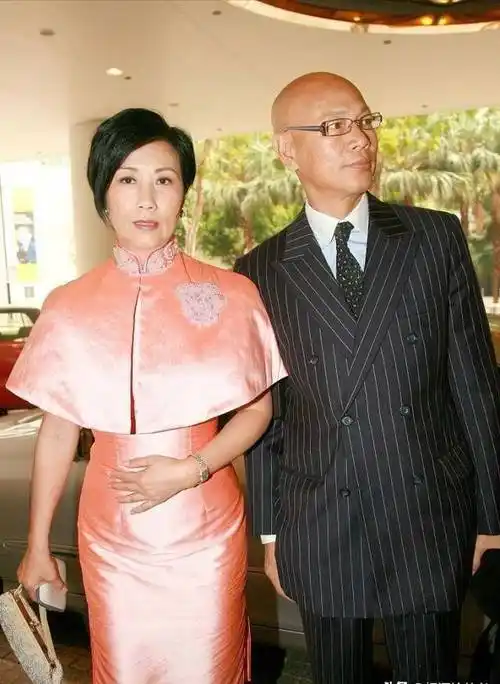 76岁丁克"了53年的汪明荃,一生遗憾居然是一场戏_罗家英_时间_丈夫