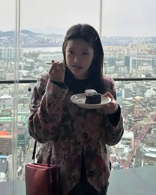 yeri超话90#金艺琳yeri0305生日快乐#  240305 yerimiese ins更新