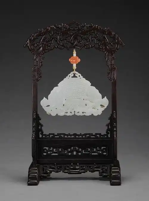 白玉雕双龙纹磬