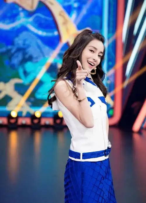 简介:angelababy《王牌对王牌》剧照图片,分享一组angelababy图片给