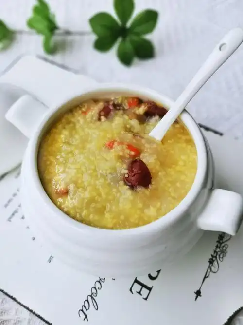 冬天的一碗小米粥暖胃暖心