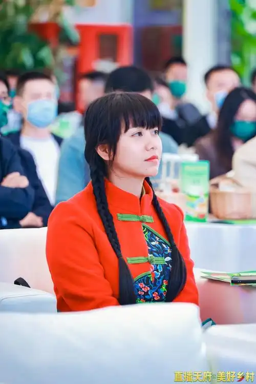 湘妹心宝应邀参加四川"直播天府"乡村振兴计划启动仪式