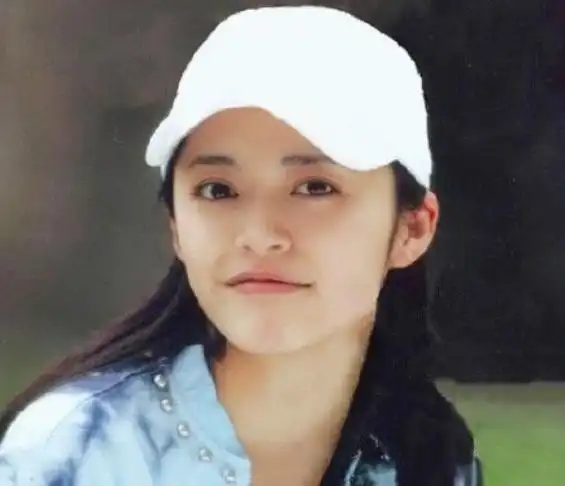 原创姚晨错过20年同学会深感自责集体照都不再年轻却唯独她还很美