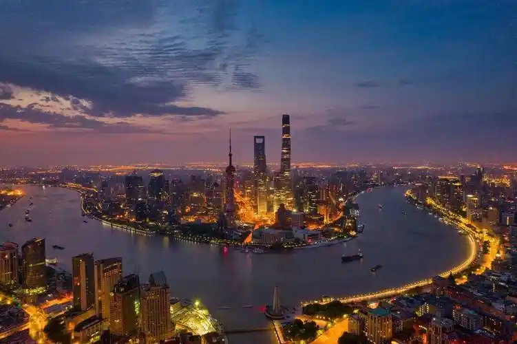 摸着石头过盲区遥望黄浦江