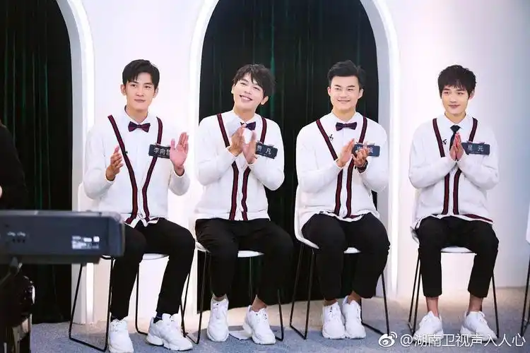 好绝的一群男的来提名一些看起来非常有故事的多人合照吧更新中