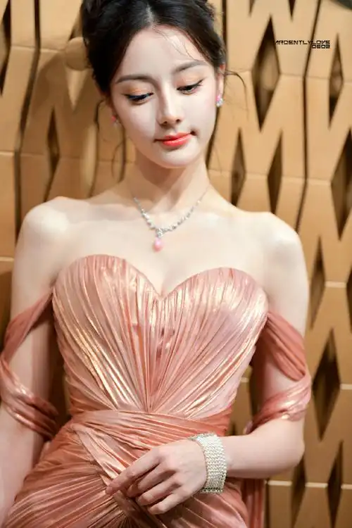 mikimoto全球代言人迪丽热巴##迪丽热巴 金九##迪丽热巴活动