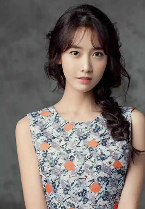 女生额头高适合什么发型最适合的4款时尚减龄发型