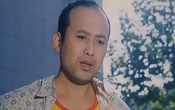 原来他就是蔡明儿子!隐瞒37年不公开,是蔡明最大心病