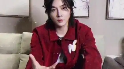 张大仙这是直接重回颜值巅峰了呀!这一下子就帅到了我的心巴吖!