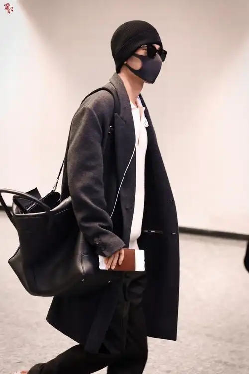 肖战晚宴的衣服穿到了机场##肖战晚宴穿搭##tods晒肖战